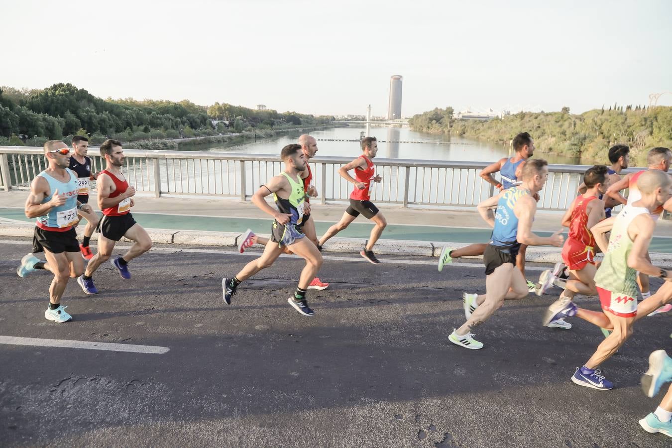 ¿Has corrido la Media Maratón de Sevilla? Búscate aquí (IV)