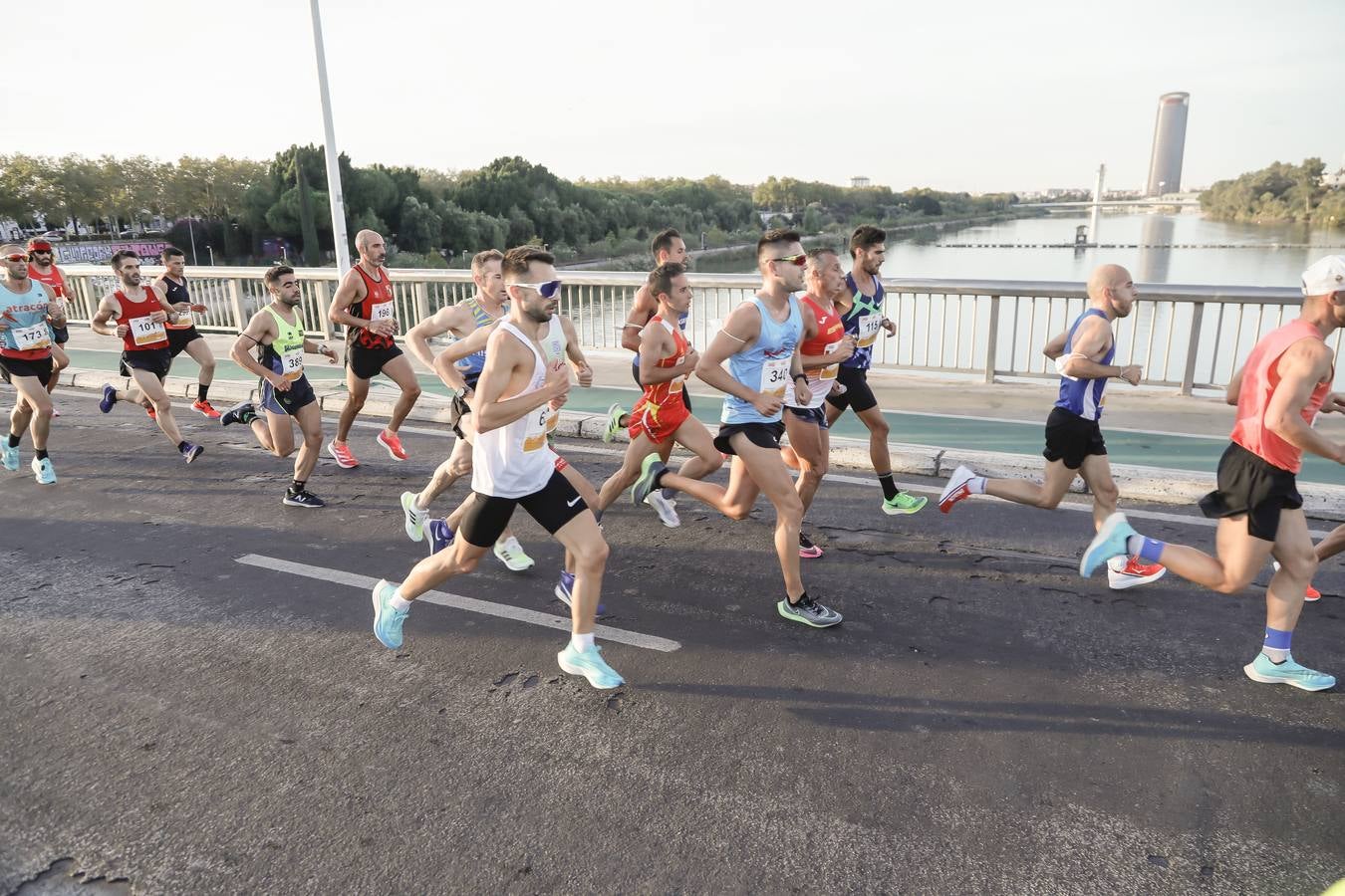 ¿Has corrido la Media Maratón de Sevilla? Búscate aquí (IV)