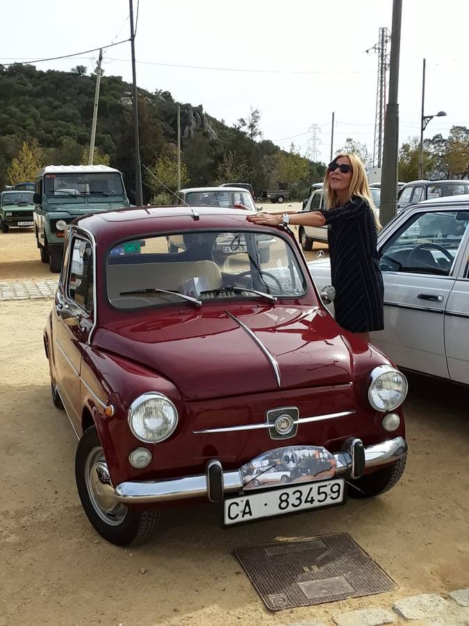 V Edición de la Exhibición de coches clásicos en Alcalá de los Gazules