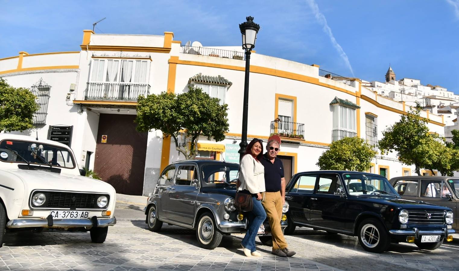 V Edición de la Exhibición de coches clásicos en Alcalá de los Gazules