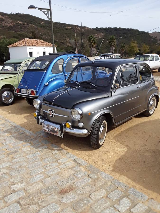 V Edición de la Exhibición de coches clásicos en Alcalá de los Gazules