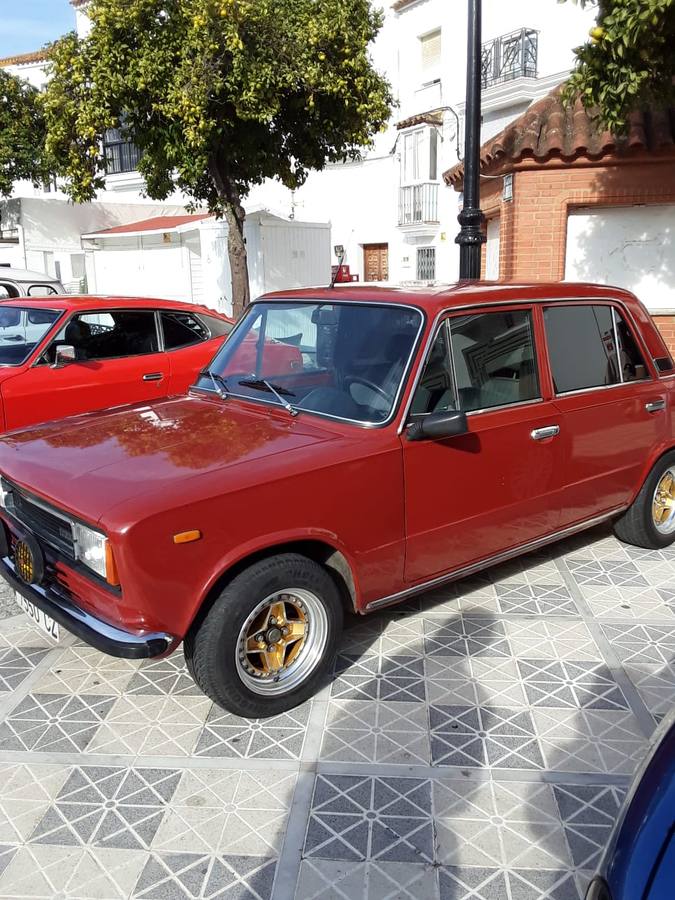 V Edición de la Exhibición de coches clásicos en Alcalá de los Gazules