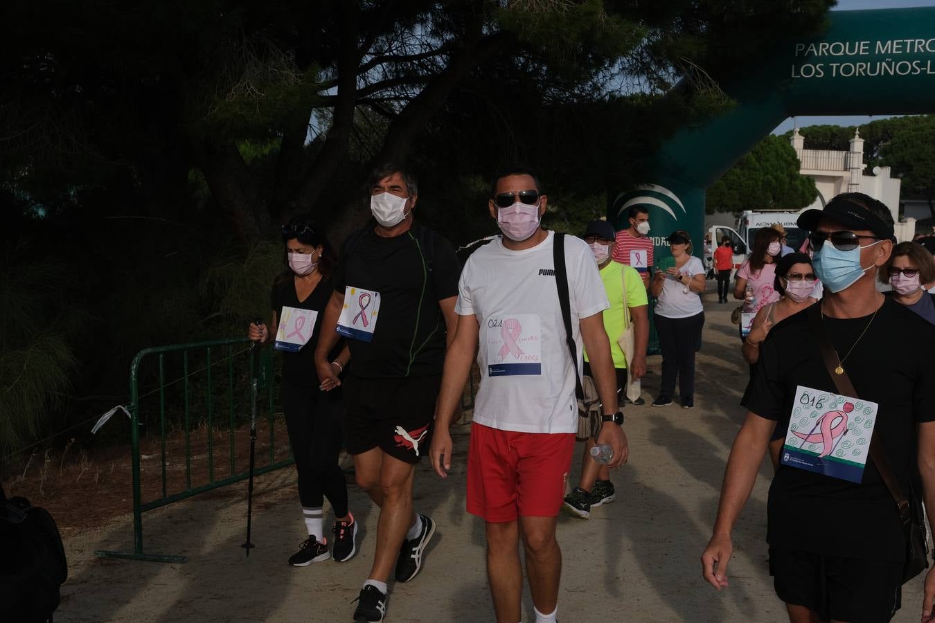 La Marcha Rosa reúne a cientos de personas en Los Toruños para luchar contra cáncer