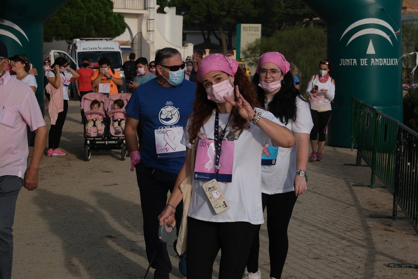 La Marcha Rosa reúne a cientos de personas en Los Toruños para luchar contra cáncer