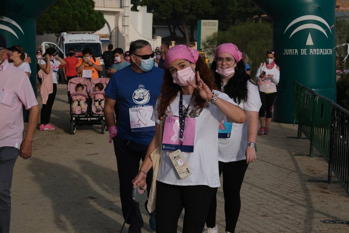 La Marcha Rosa reúne a cientos de personas en Los Toruños para luchar contra cáncer