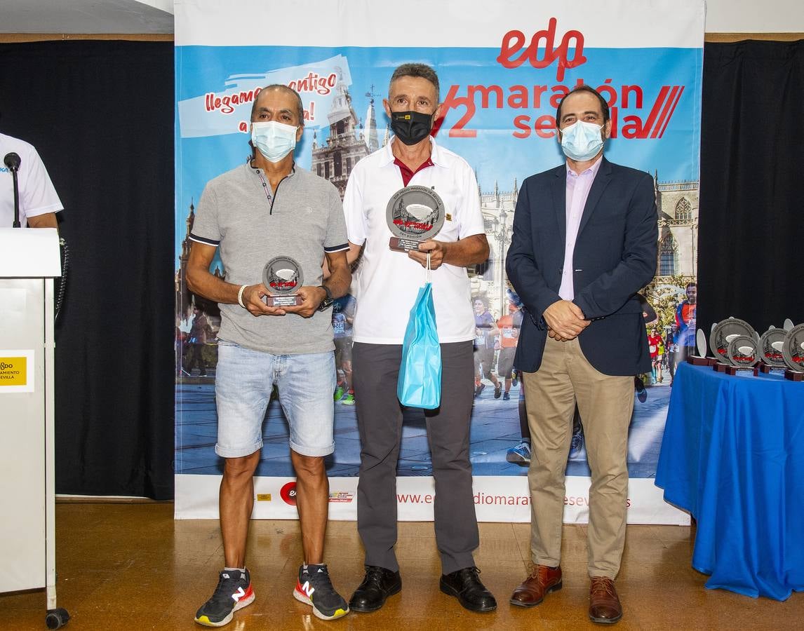 En imágenes, entrega de los premios de las categorías populares de la Edp Media Maratón de Sevilla 2021