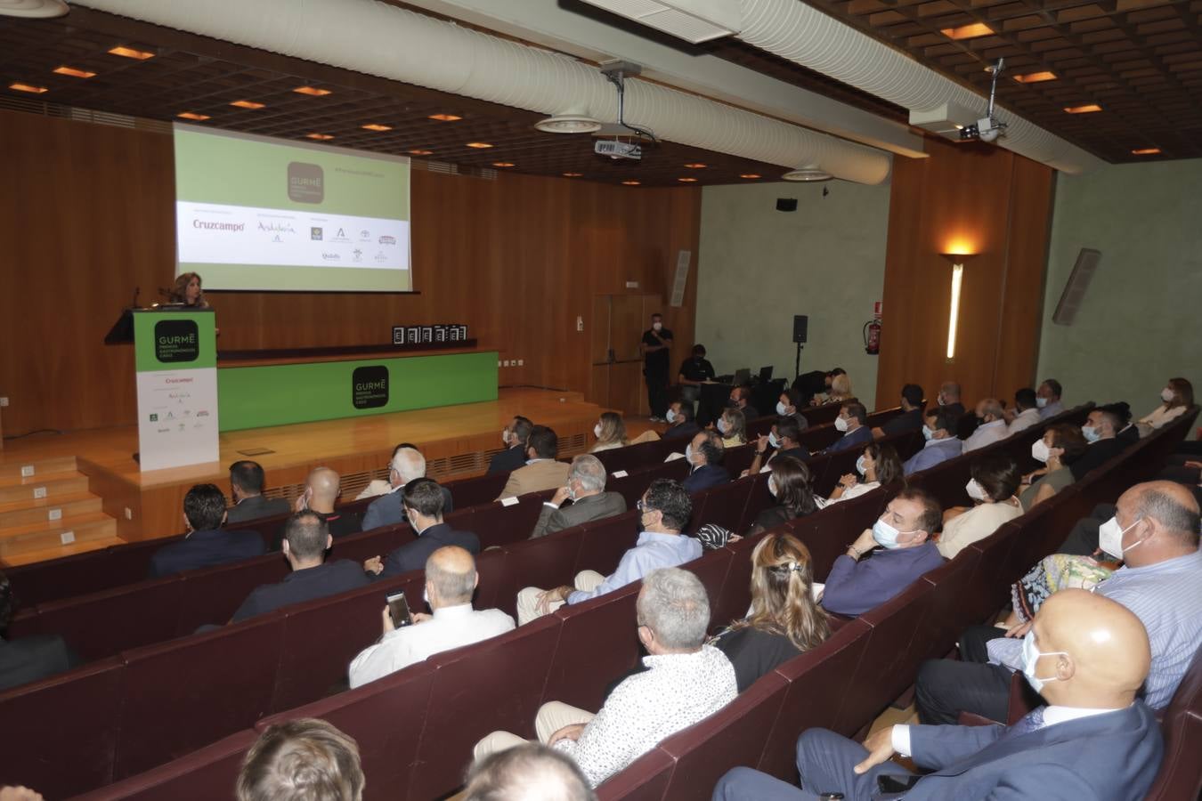 Gran ambiente y caras conocidas en los Premios Gurmé Cádiz