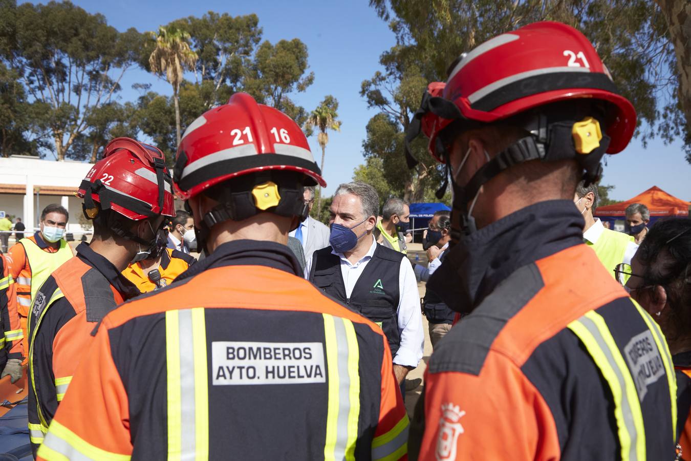 En imágenes, casi 2.000 personas participan en Huelva en un simulacro de respuesta en caso de tsunami