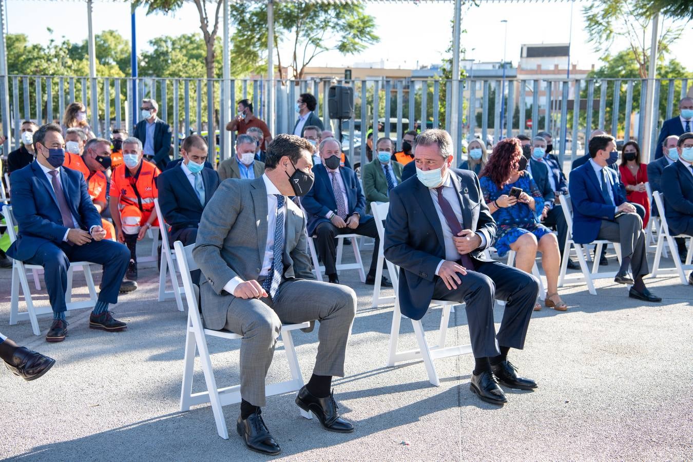 En imágenes, inauguración de ‘El aplauso’, el monumento homenaje a los sanitarios en Sevilla