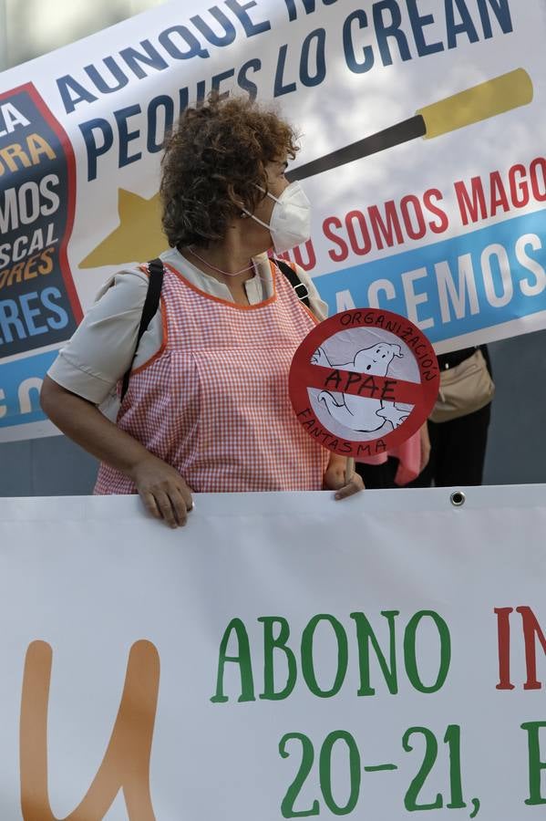 En imágenes, manifestación de las escuelas infantiles de Andalucía por el retraso en los pagos