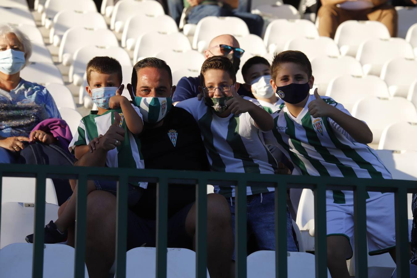 La grada del Córdoba CF-Antequera, en imágenes