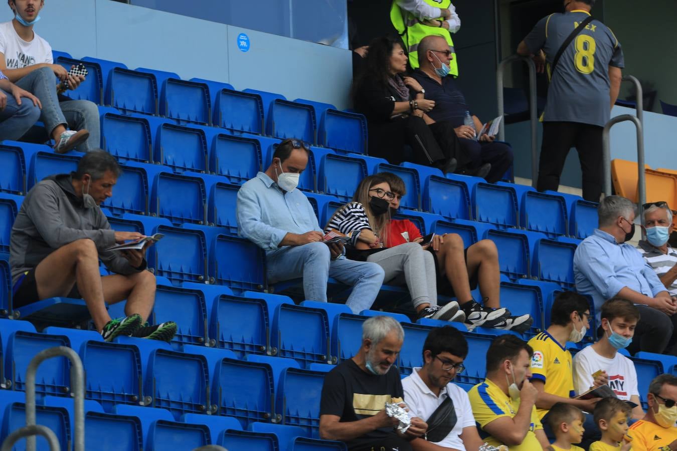 Búscate en el partido Cádiz-Alavés