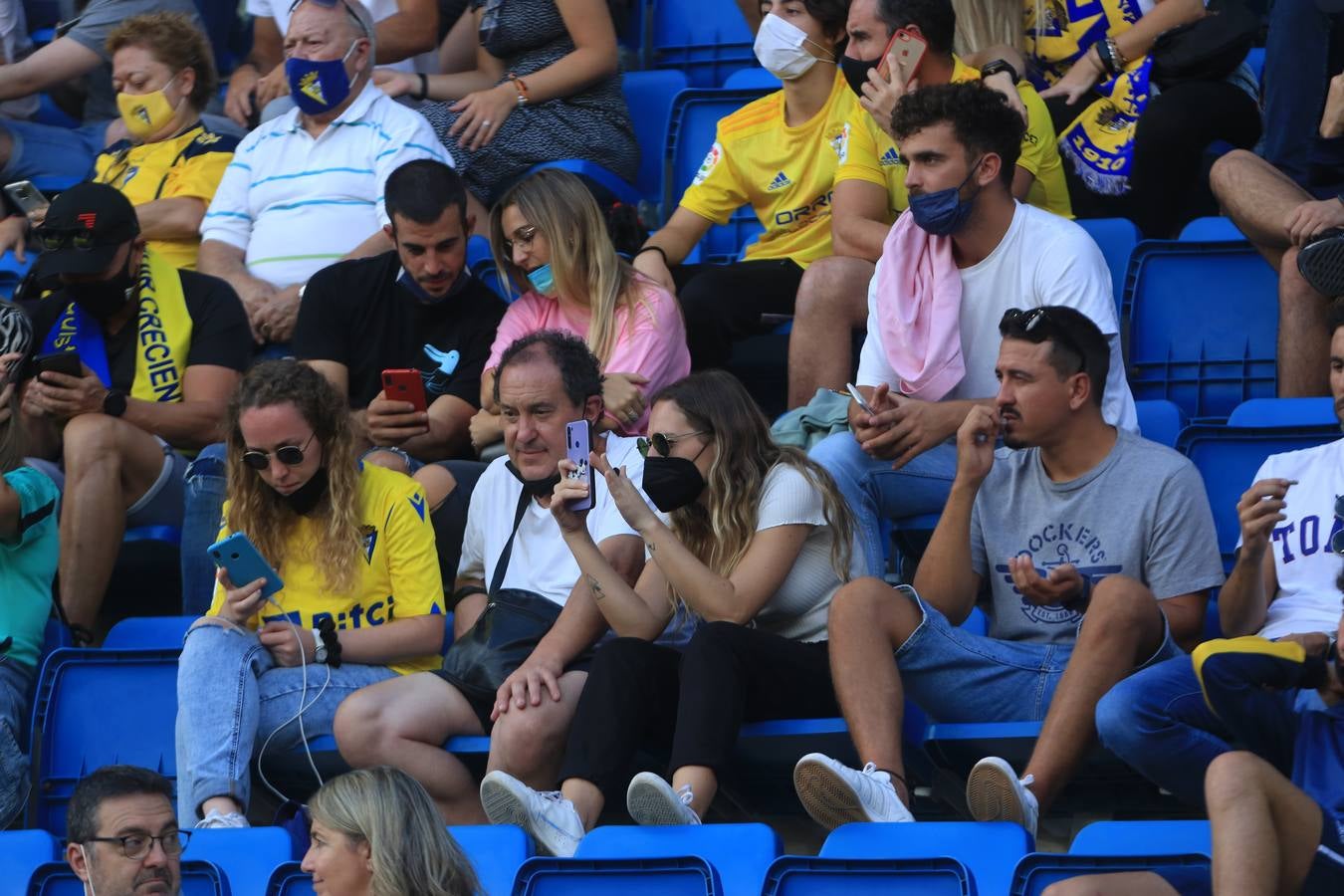 Búscate en el partido Cádiz-Alavés