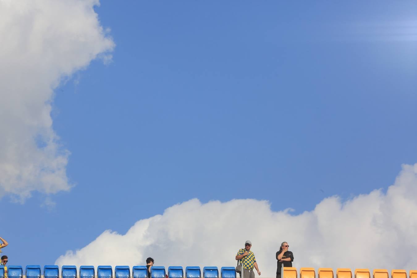 Búscate en el partido Cádiz-Alavés