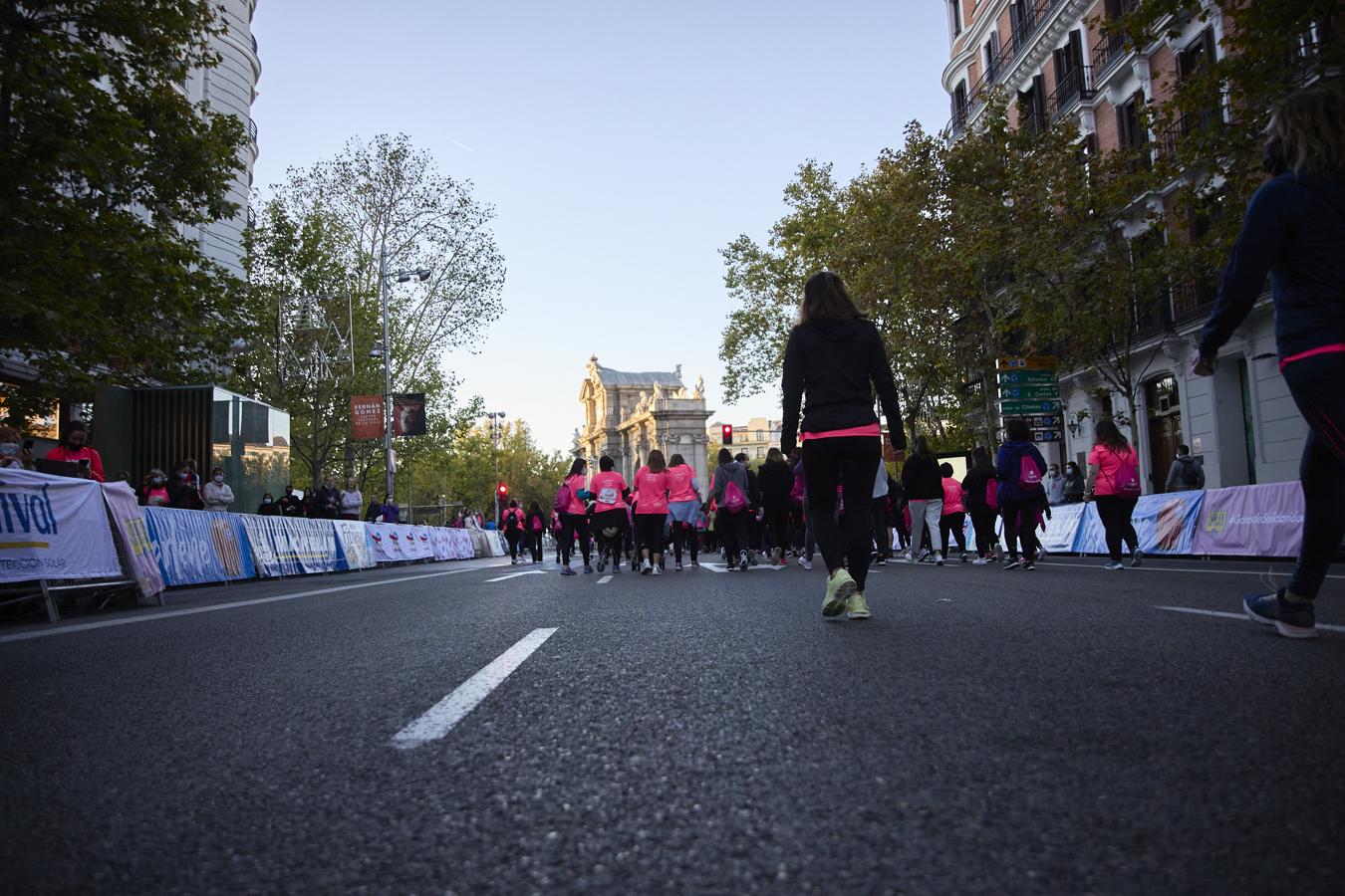 El recorrido ha sido de 7,2 kilómetros y su salida ha tenido lugar en la calle Serrano, con la meta en el paseo de Camoens, dentro del parque del Oeste. Las participantes han pasado por lugares tan emblemáticos como la Puerta de Alcalá, la fuente de Cibeles o la plaza de Colón.. 