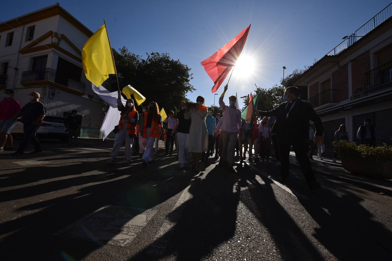 El recorrido de la Cruz de los Jóvenes por Córdoba, en imágenes