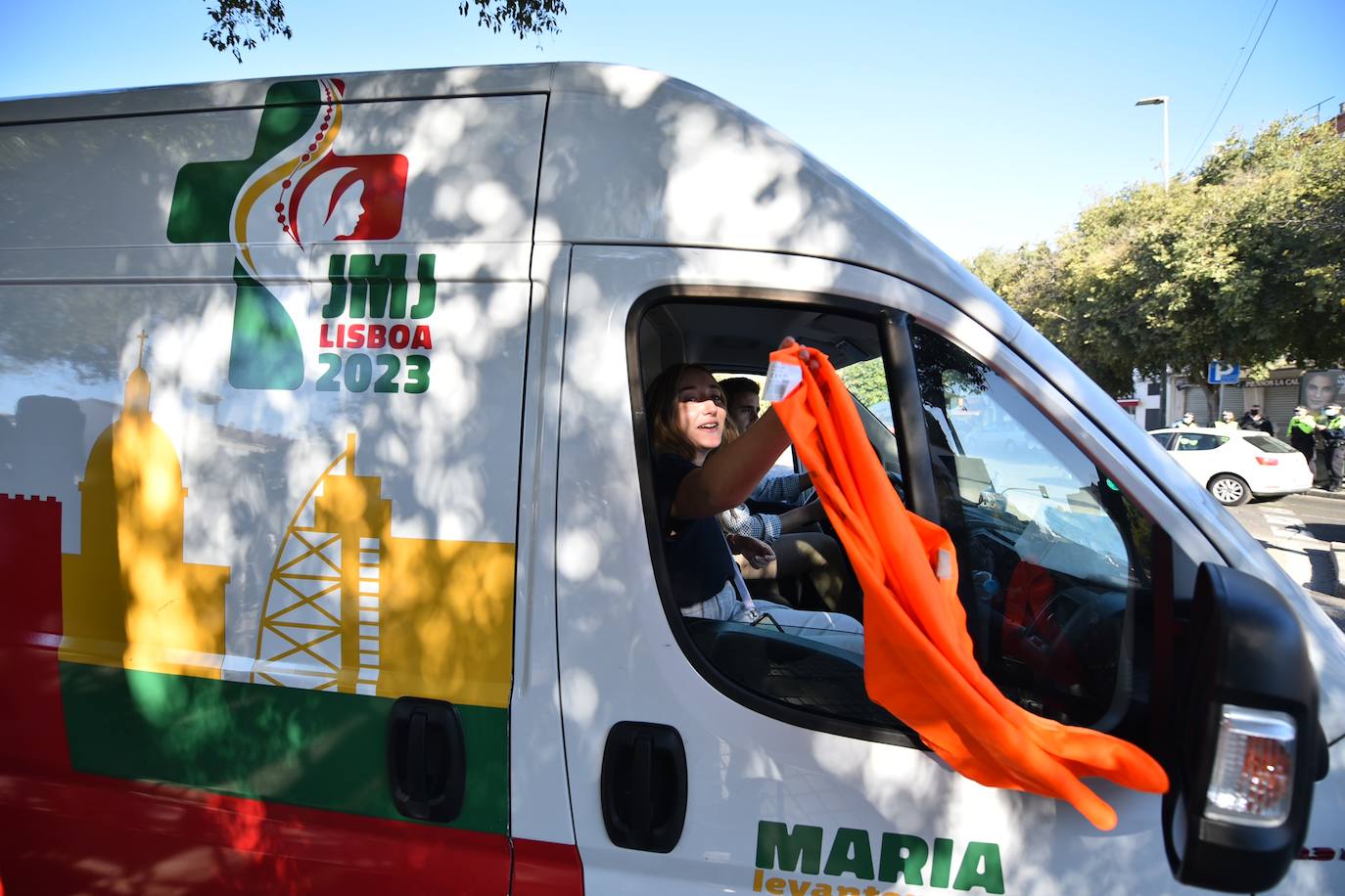 El recorrido de la Cruz de los Jóvenes por Córdoba, en imágenes