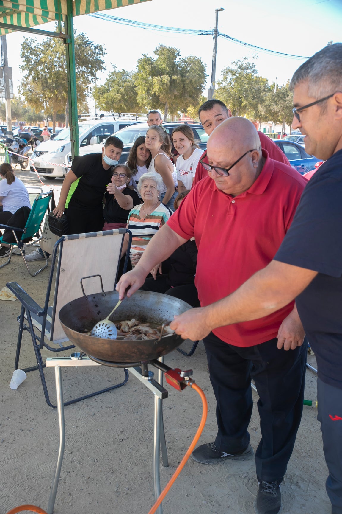 Los peroles en El Arenal por el Día de San Rafael, en imágenes