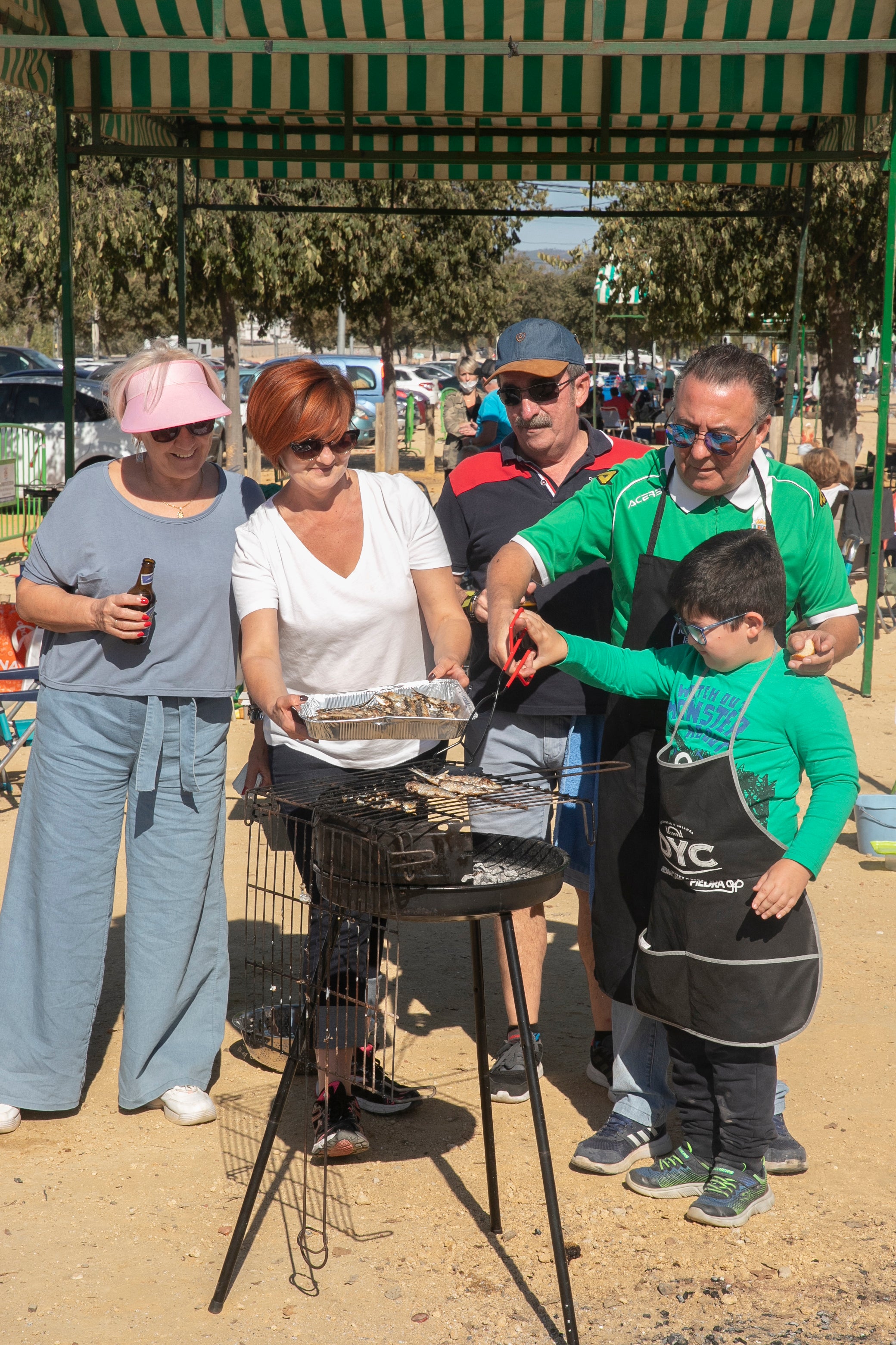 Los peroles en El Arenal por el Día de San Rafael, en imágenes