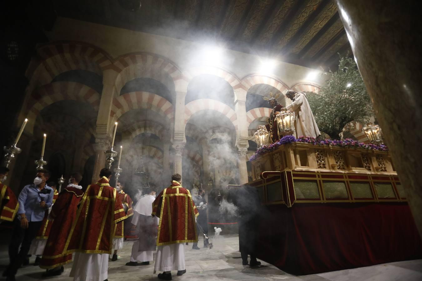 La procesión de Nuestro Padre Jesús de la Salud de Córdoba, en imágenes