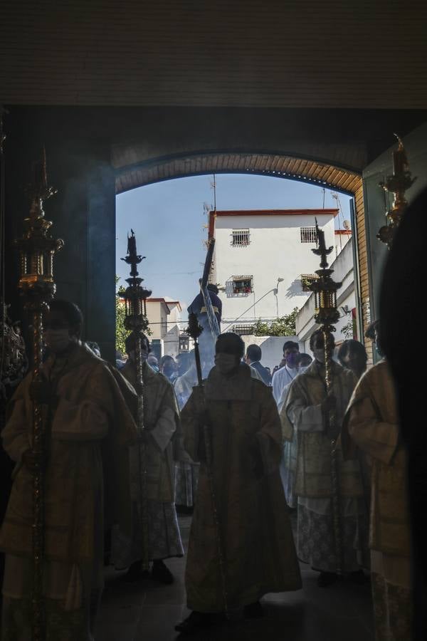 El Señor del Gran Poder durante el traslado de los Pajaritos a la Candelaria