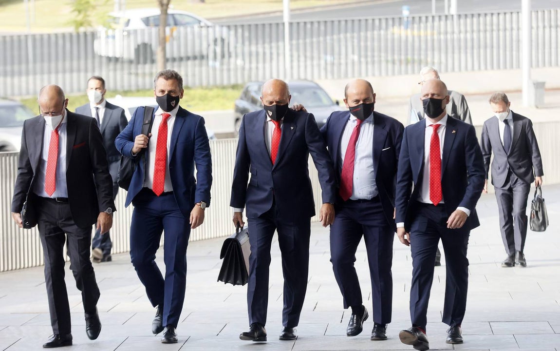 La junta de accionistas del Sevilla FC, en imágenes