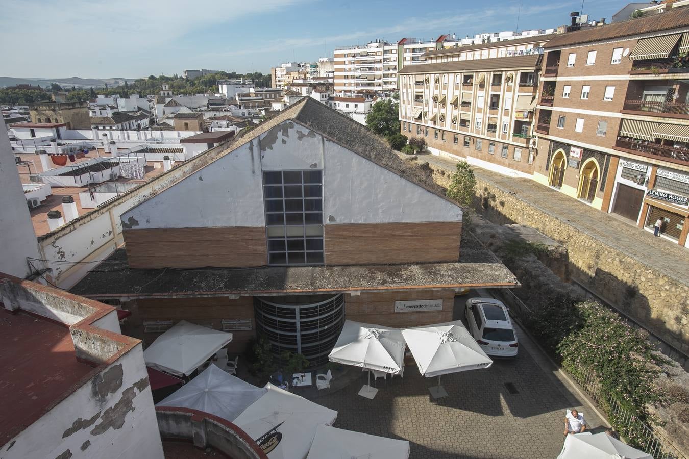 Así está el mercado del Alcázar de Córdoba, un inmueble con 70 años a sus espaldas