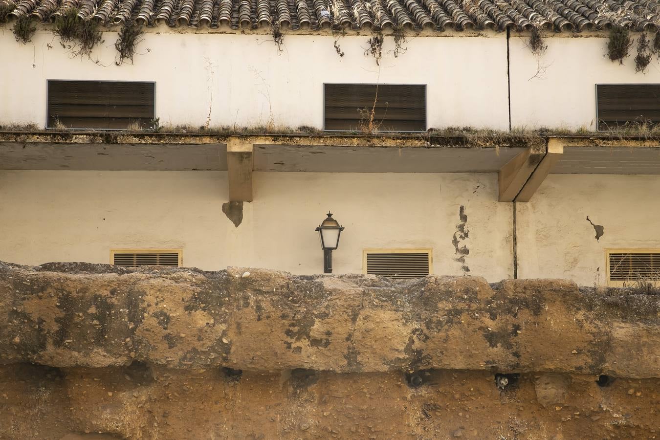 Así está el mercado del Alcázar de Córdoba, un inmueble con 70 años a sus espaldas