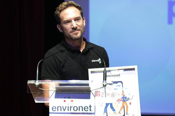 Eduardo Puig tras recoger el premio Environet a la 'Mejor App'