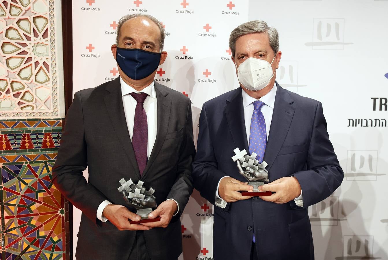 Entrega de los Premios Voluntariado 2021 de la Cruz Roja de Sevilla, en imágenes