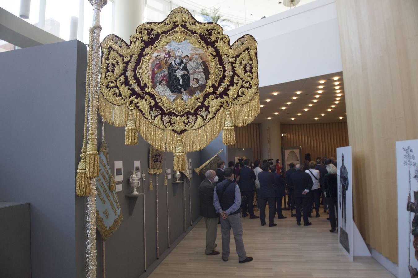 La exposición &#039;Patrimonio Macareno. Los oficios del arte sacro&#039;, en imágenes