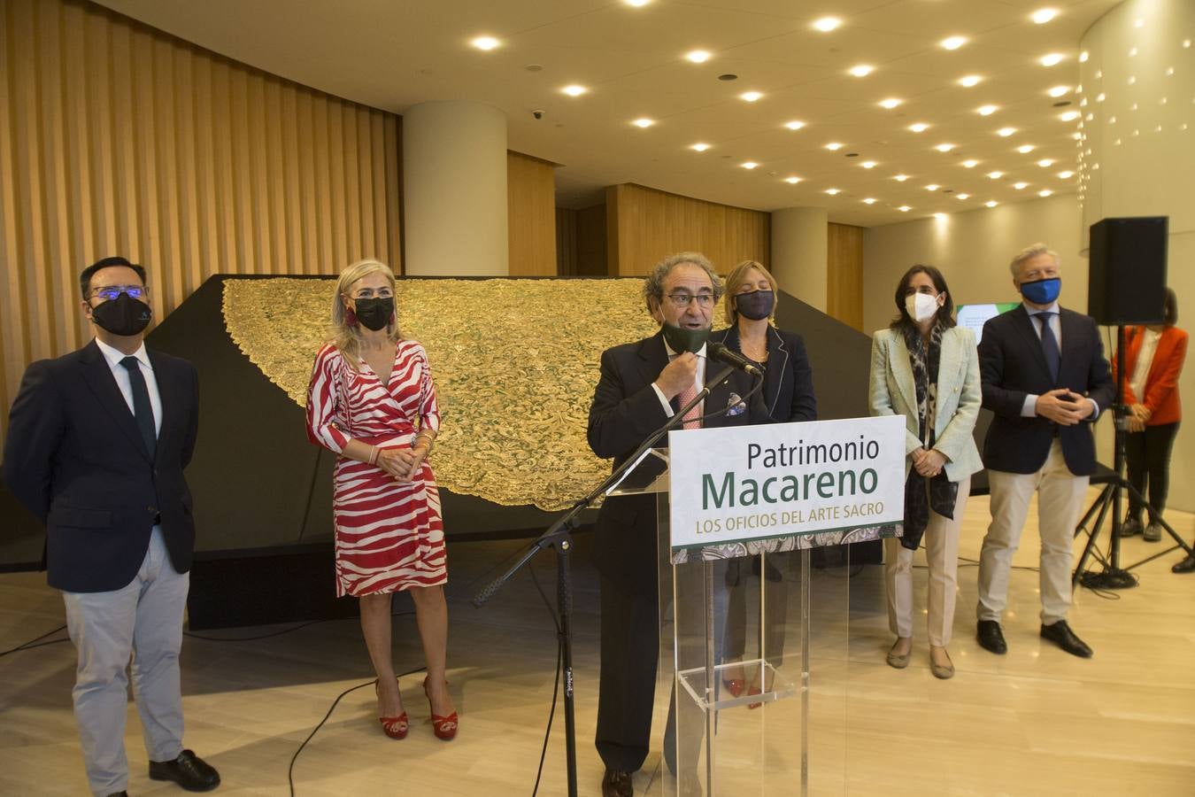 La exposición &#039;Patrimonio Macareno. Los oficios del arte sacro&#039;, en imágenes