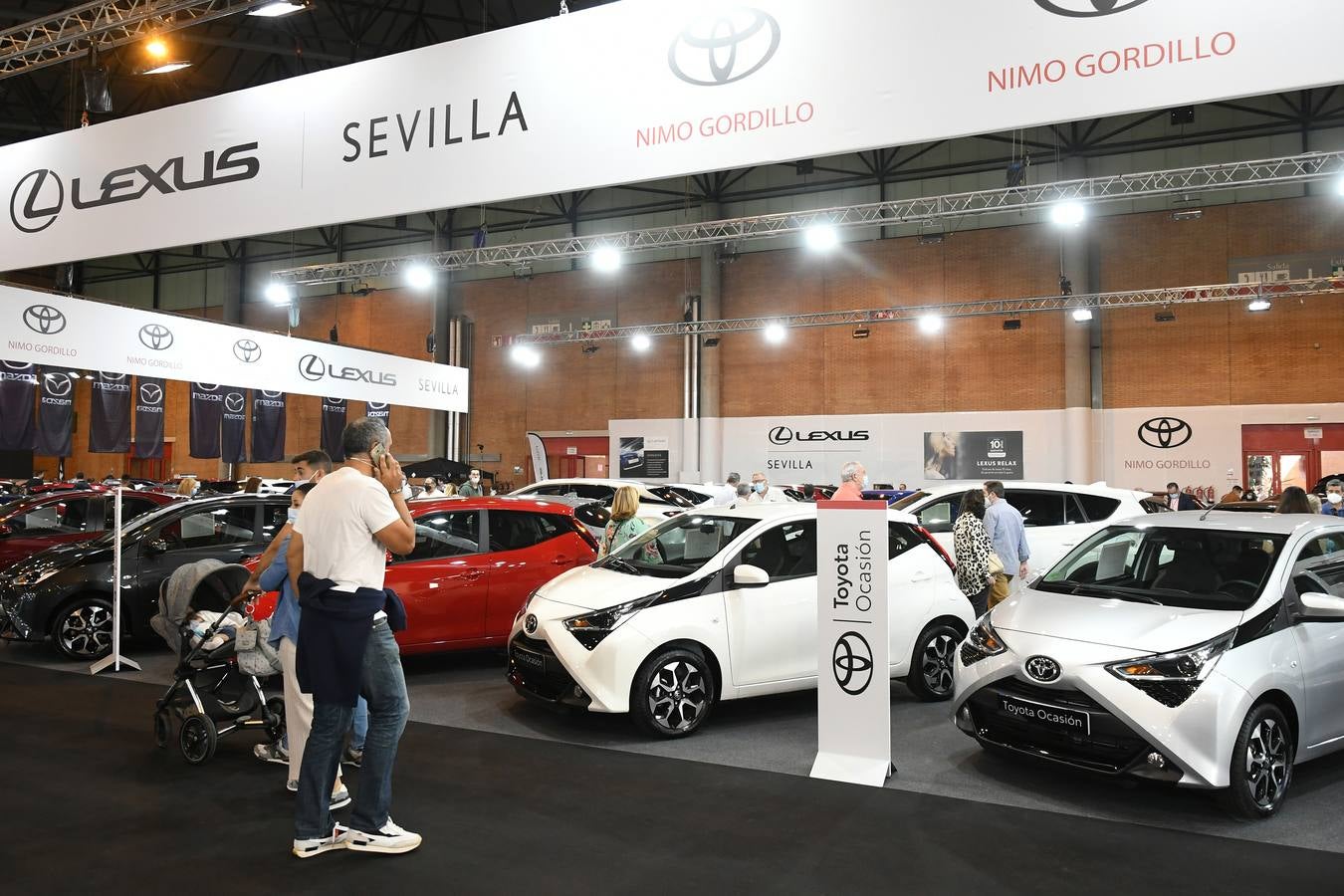 Inauguración del 11º Salón del Motor de Ocasión de Sevilla, en imágenes