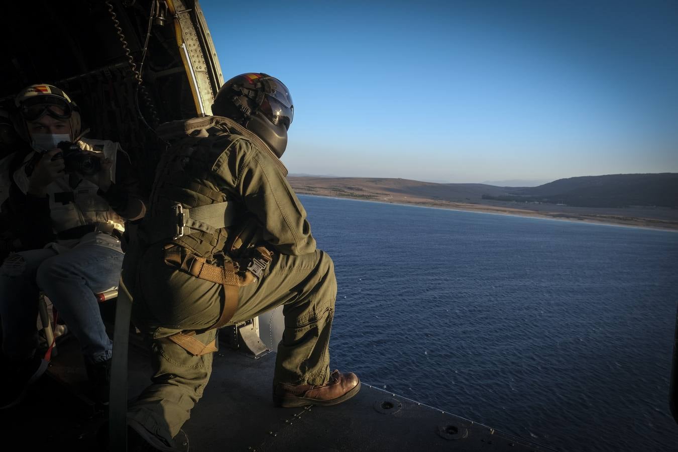 FOTOS: Impresionante despliegue de 3.500 efectivos, 14 buques y 12 aeronaves en el ejercicio Flotex-21