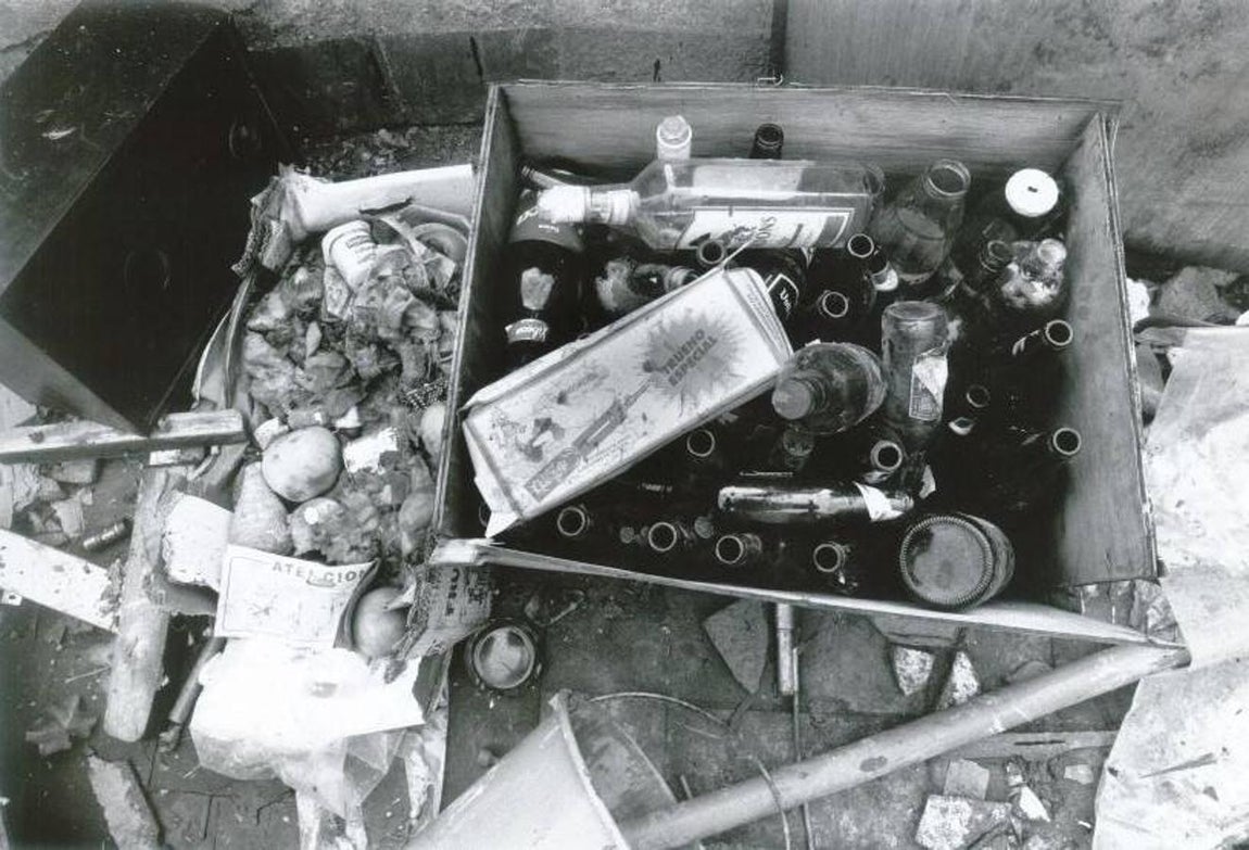 Material preparado para recibir a la Policía. 