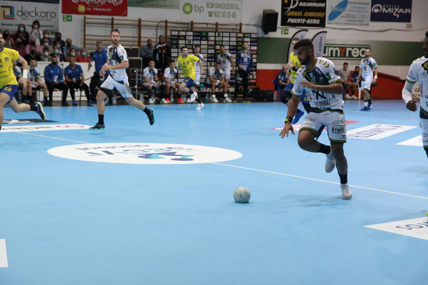 El Ángel Ximénez Puente Genil - Bidasoa de balonmano, en imágenes