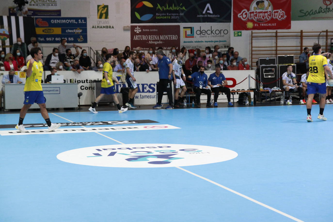 El Ángel Ximénez Puente Genil - Bidasoa de balonmano, en imágenes