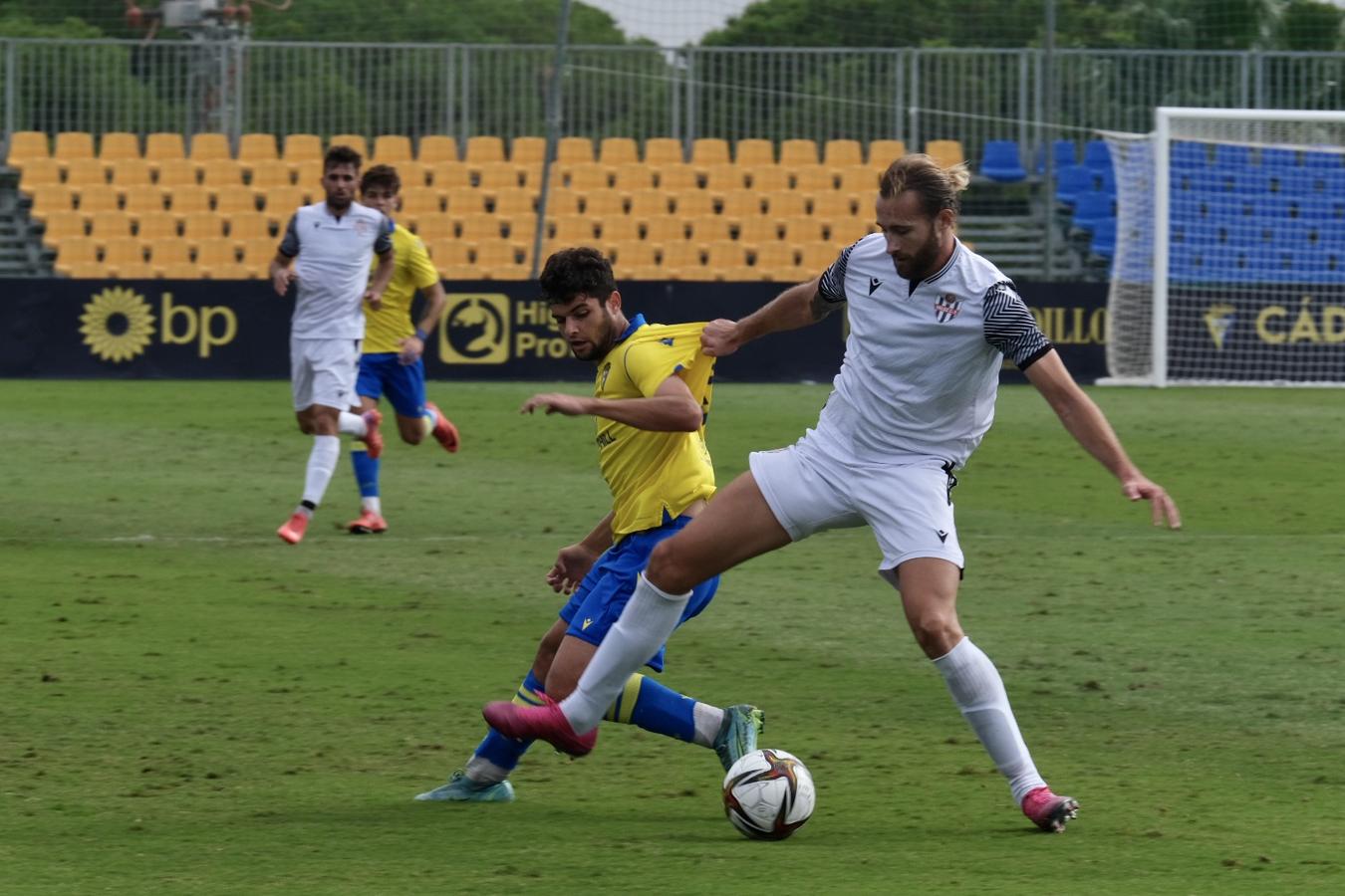 FOTOS: Las imágenes del Cádiz B - Vélez