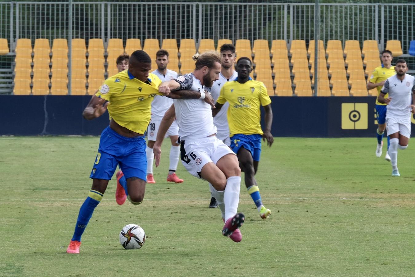 FOTOS: Las imágenes del Cádiz B - Vélez