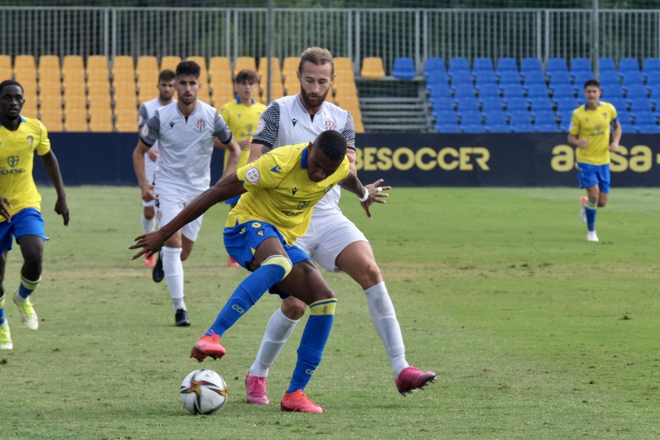 FOTOS: Las imágenes del Cádiz B - Vélez