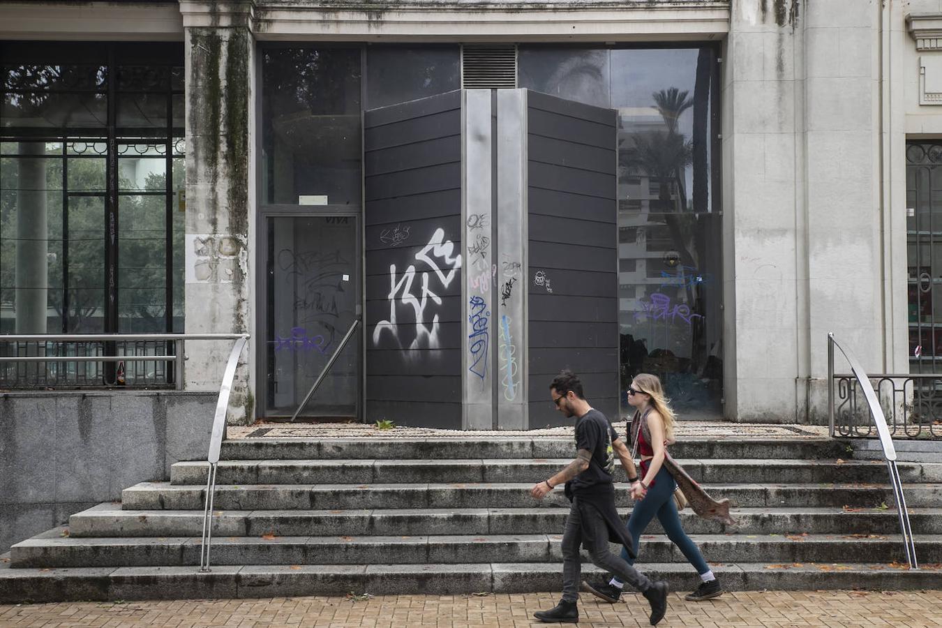 El deterioro de la Pérgola de Córdoba, en imágenes