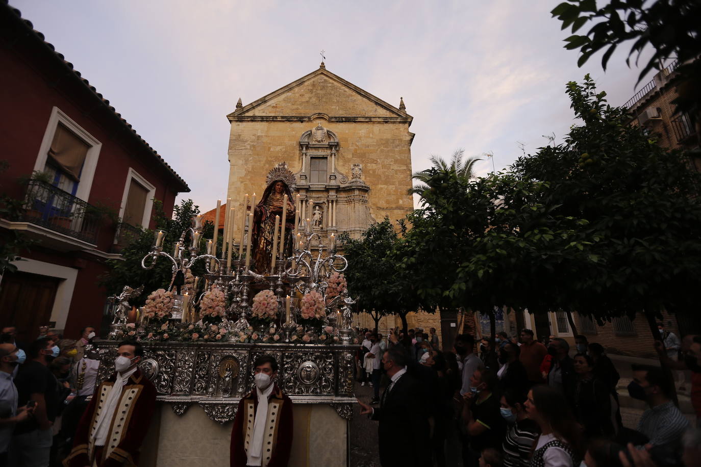 La procesión de la Virgen del Amparo en Córdoba, en imágenes