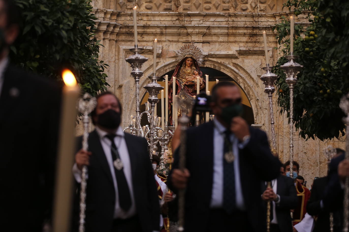 La procesión de la Virgen del Amparo en Córdoba, en imágenes