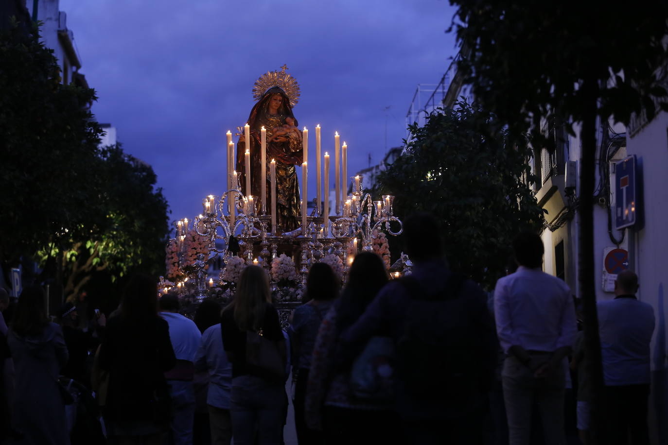 La procesión de la Virgen del Amparo en Córdoba, en imágenes