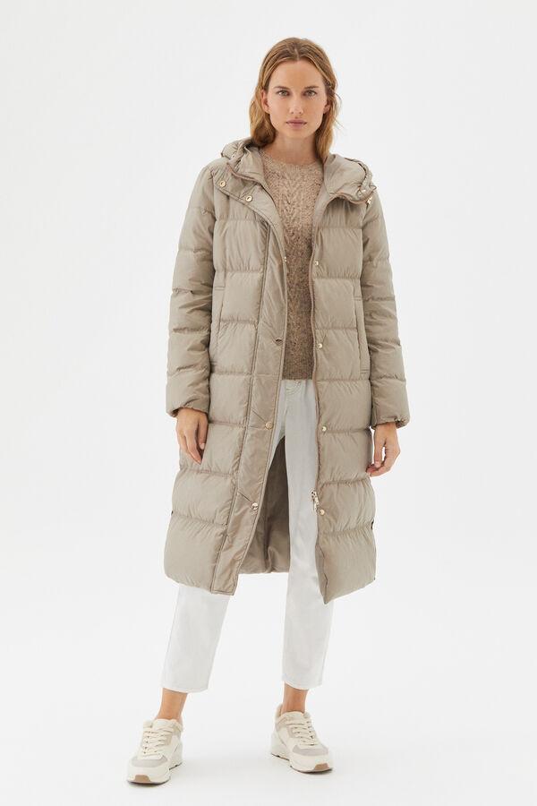 Abrigo plumas largo con aberturas laterales de Cortefiel (159€)
