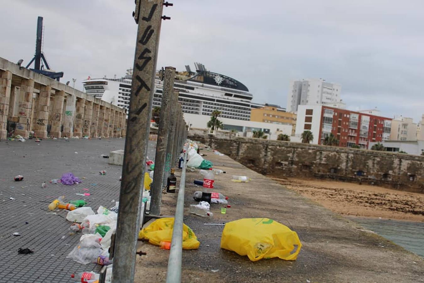 Fotos: Así quedó la Punta de San Felipe tras la noche de Halloween