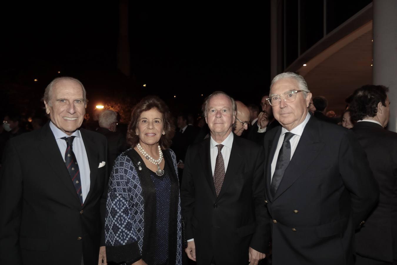 Asistentes a la entrega del XXI Premio Joaquín Romero Murube