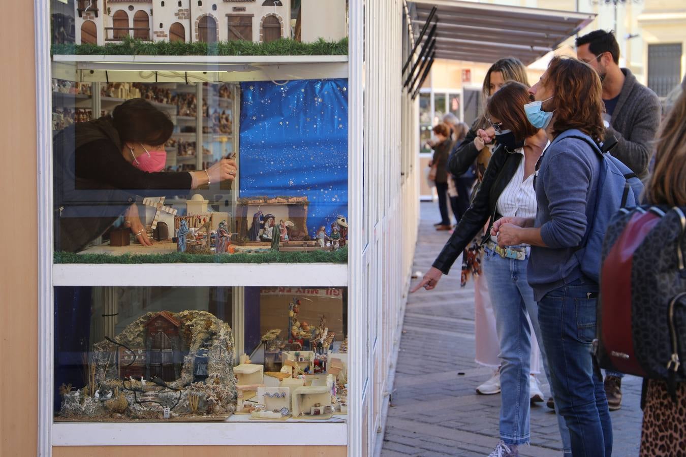 Arranca la Feria del Belén junto al Archivo de Indias