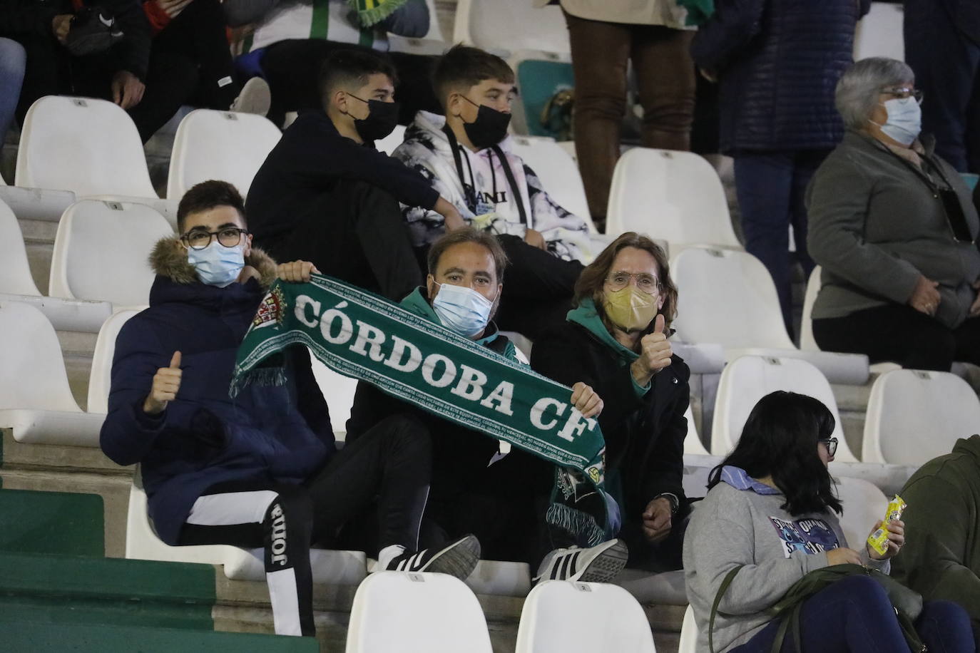 Córdoba-Montijo: el ambiente en las gradas de El Arcángel, en imágenes