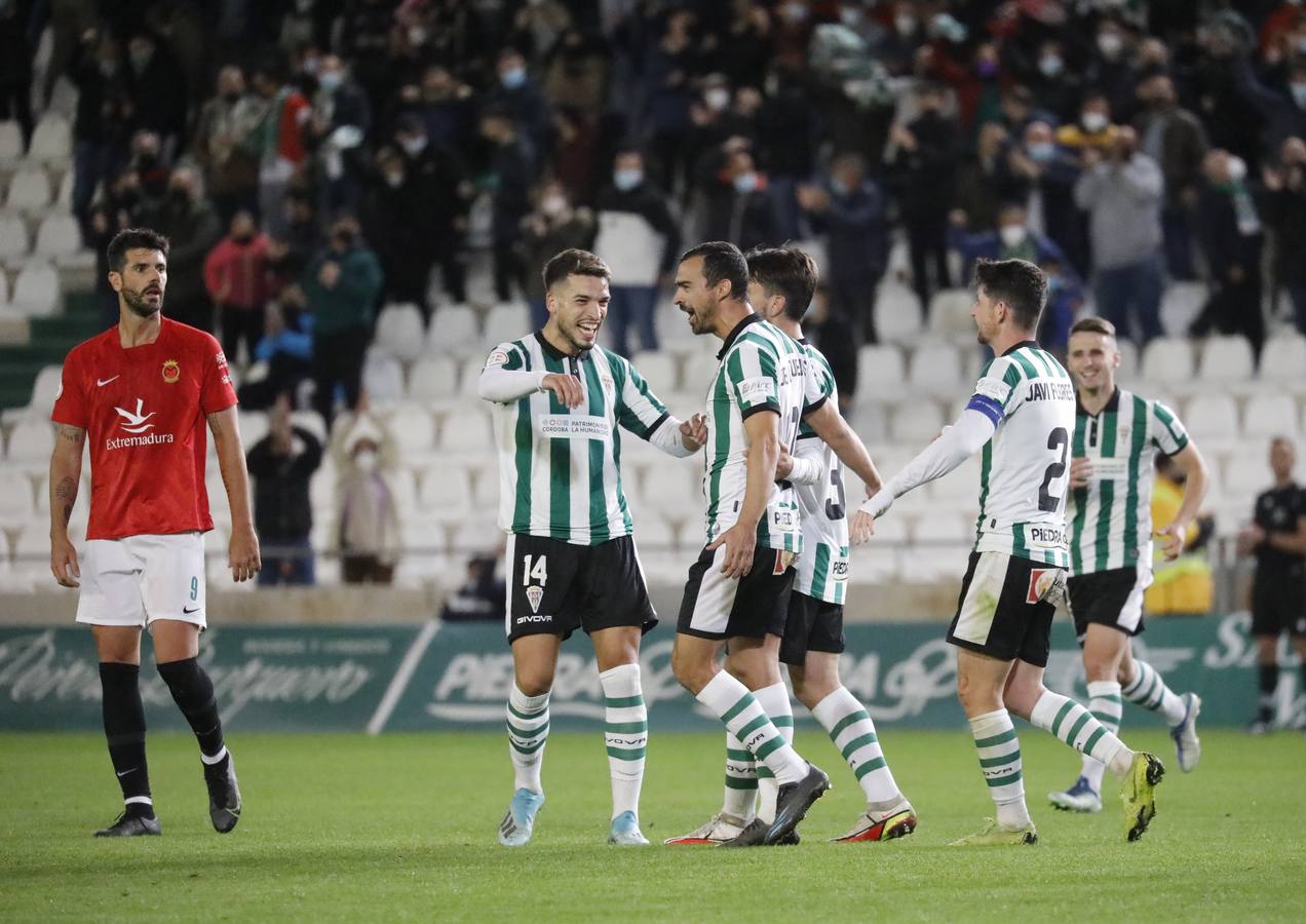 Las mejores imágenes de la victoria del Córdoba CF ante la UD Montijo (3-1)